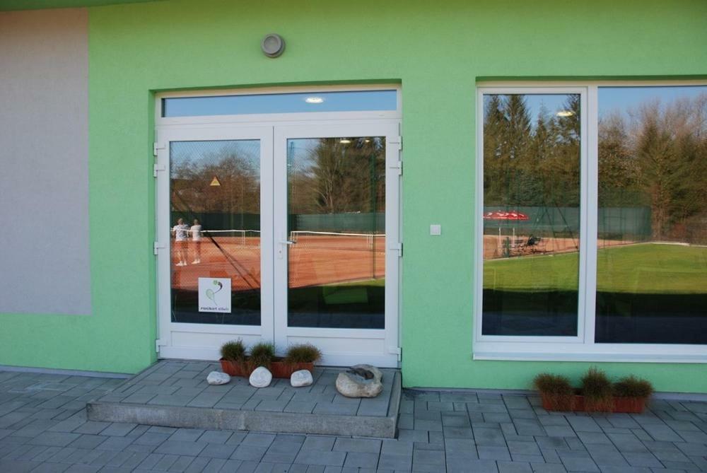 Penzion Rocket Club Lučenec Exteriör bild